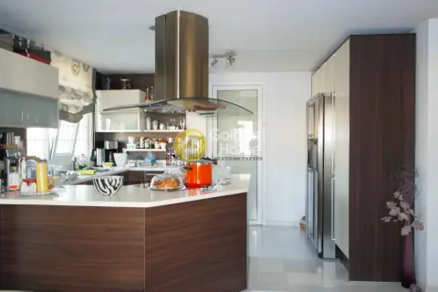 Floor Maisonette 190m<sup>2</sup> for rent photo 6