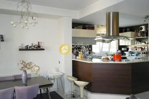 Floor Maisonette 190m<sup>2</sup> for rent photo 2