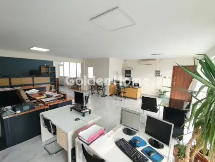 Office 105m<sup>2</sup> for rent photo 2