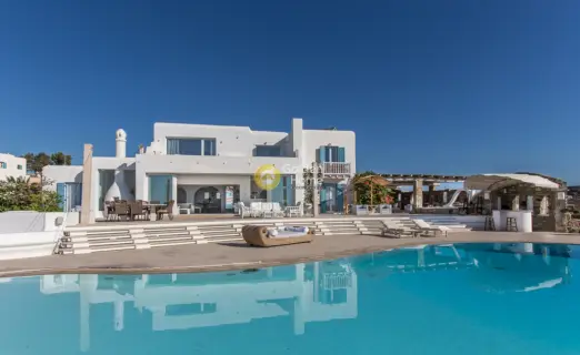Villa 1500m<sup>2</sup> for rent photo 2