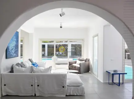 Villa 460m<sup>2</sup> for rent photo 3
