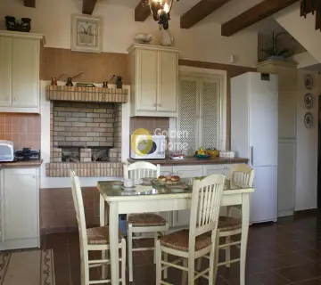 Independent Maisonette 288m<sup>2</sup> for sale photo 8