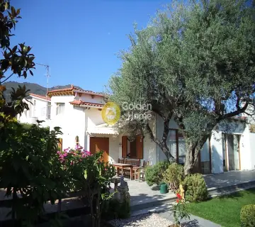 Independent Maisonette 300m<sup>2</sup> for sale photo 0