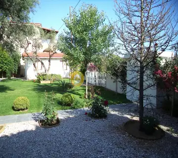 Independent Maisonette 300m<sup>2</sup> for sale photo 12