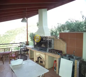 Independent Maisonette 286m<sup>2</sup> for sale photo 0