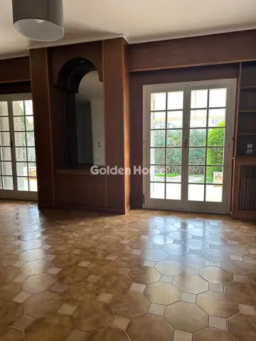 Floor Maisonette 165m<sup>2</sup> for rent photo 1