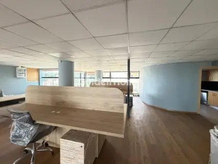 Office 632m<sup>2</sup> for rent photo 2