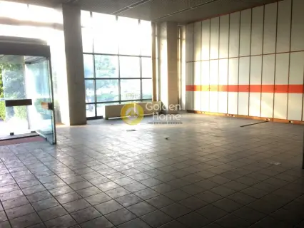店铺 425m<sup>2</sup> for rent photo 1