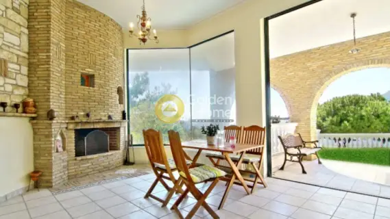 House 200m<sup>2</sup> for rent photo 4