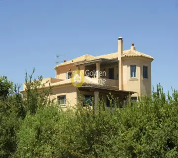 House 200m<sup>2</sup> for sale photo 3