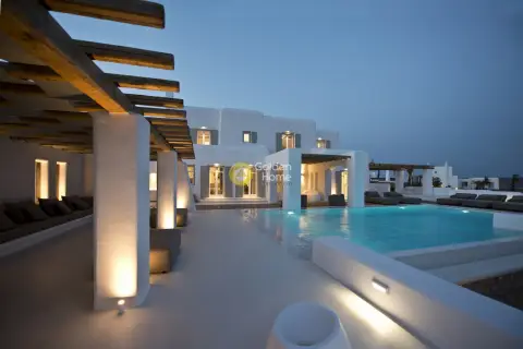 Villa 360m<sup>2</sup> for rent photo 2