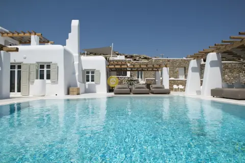 Villa 383m<sup>2</sup> for rent photo 1