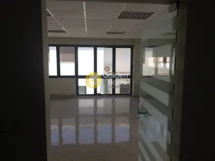 Office 180m<sup>2</sup> for rent photo 2