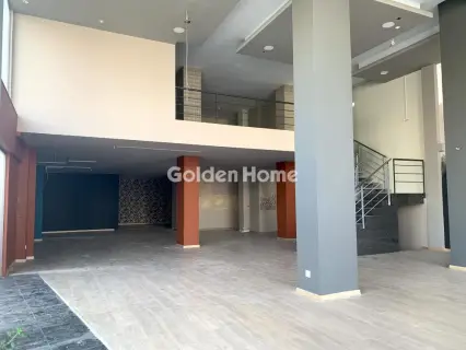 店铺 220m<sup>2</sup> for rent photo 1