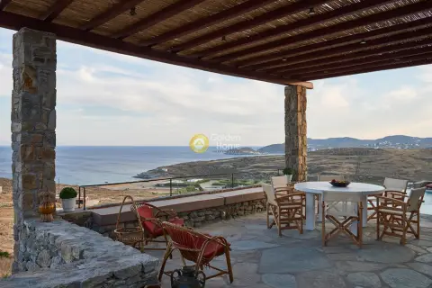 Villa 720m<sup>2</sup> for rent photo 3