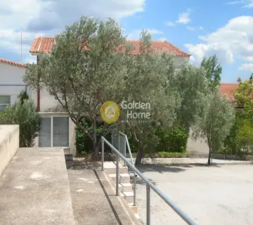 Independent Building 3800m<sup>2</sup> for rent photo 8