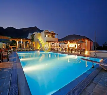 Hotel 1500m<sup>2</sup> for sale photo 1