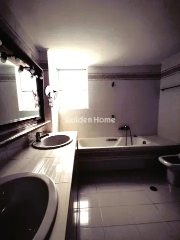 House 285m<sup>2</sup> for rent photo 20