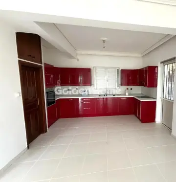 House 285m<sup>2</sup> for rent photo 7