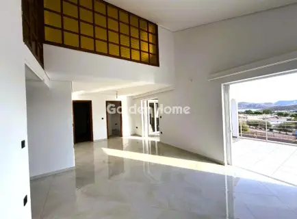 House 285m<sup>2</sup> for rent photo 2