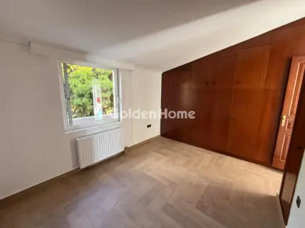 House 285m<sup>2</sup> for rent photo 19