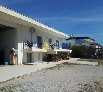 Industrial 270m<sup>2</sup> for rent photo 1171034