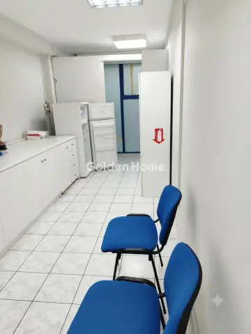 Office 140m<sup>2</sup> for rent photo 3