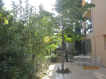 House 300m<sup>2</sup> for sale photo 58