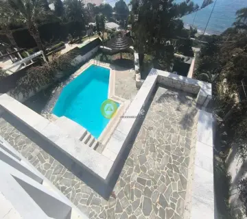 House 370m<sup>2</sup> for rent photo 26