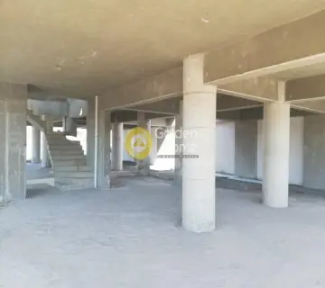 Independent Building 750m<sup>2</sup> for sale photo 5