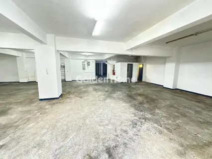 仓库 270m<sup>2</sup> for rent photo 1
