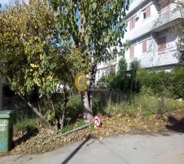 Residential 450m<sup>2</sup> for rent photo 1