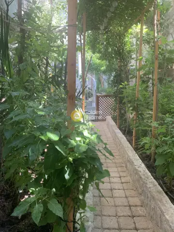Floor Apartment 212m<sup>2</sup> for rent photo 36