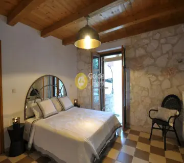 Hotel 830m<sup>2</sup> for sale photo 2
