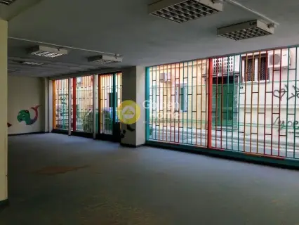 Independent Building 700m<sup>2</sup> for sale photo 1