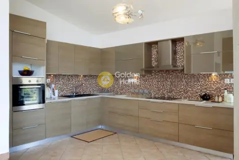 Floor Maisonette 180m<sup>2</sup> for rent photo 8