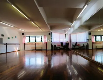 Office 190m<sup>2</sup> for rent photo 2