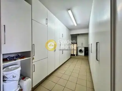 House 305m<sup>2</sup> for sale photo 30