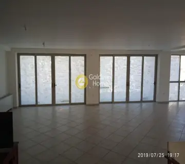 Office 150m<sup>2</sup> for rent photo 5