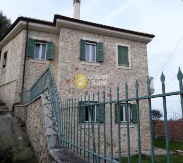 House 300m<sup>2</sup> for sale photo 1