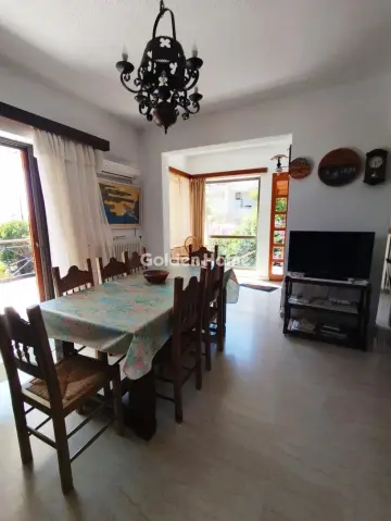 House 280m<sup>2</sup> for rent photo 3