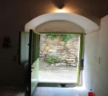 Maisonette Attached 876m<sup>2</sup> for sale photo 48