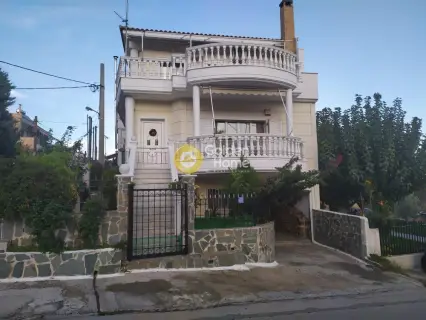 Independent Maisonette 277m<sup>2</sup> for sale photo 1