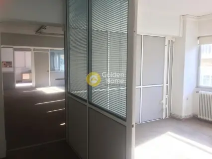 Office 302m<sup>2</sup> for rent photo 4
