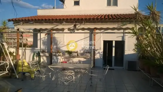 Κτίριο 900τ.μ. προς πώληση φωτογραφία 2