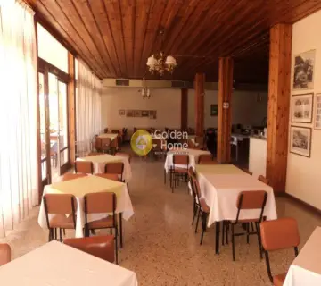 Hotel 700m<sup>2</sup> for sale photo 3