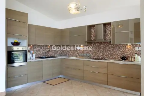 Floor Maisonette 300m<sup>2</sup> for rent photo 13