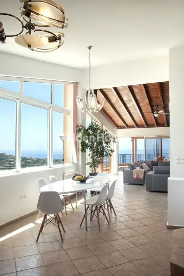 Floor Maisonette 300m<sup>2</sup> for rent photo 7