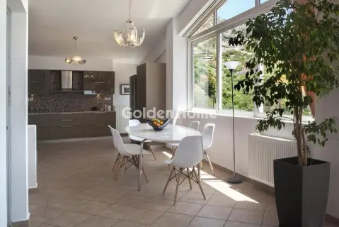 Floor Maisonette 300m<sup>2</sup> for rent photo 14