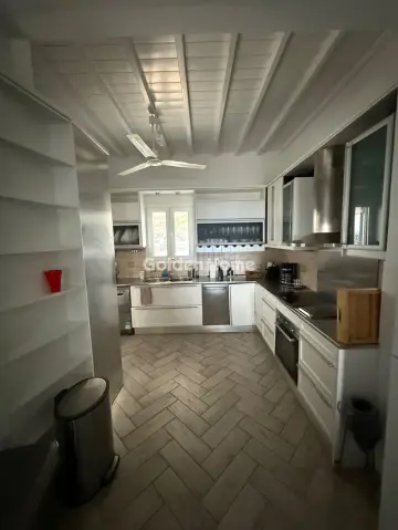 Independent Maisonette 250m<sup>2</sup> for rent photo 5366456